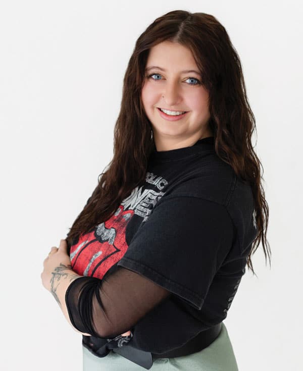 portrait of Courtney Drew, stylist at The Sanctuary Salon in Daphne Alabama