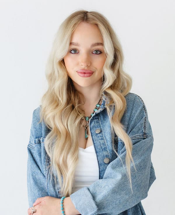 portrait of Lizzy Grace, stylist at The Sanctuary Salon in Daphne Alabama