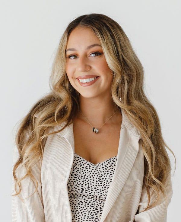portrait of Tayllor Gaboury, stylist at The Sanctuary Salon in Daphne Alabama